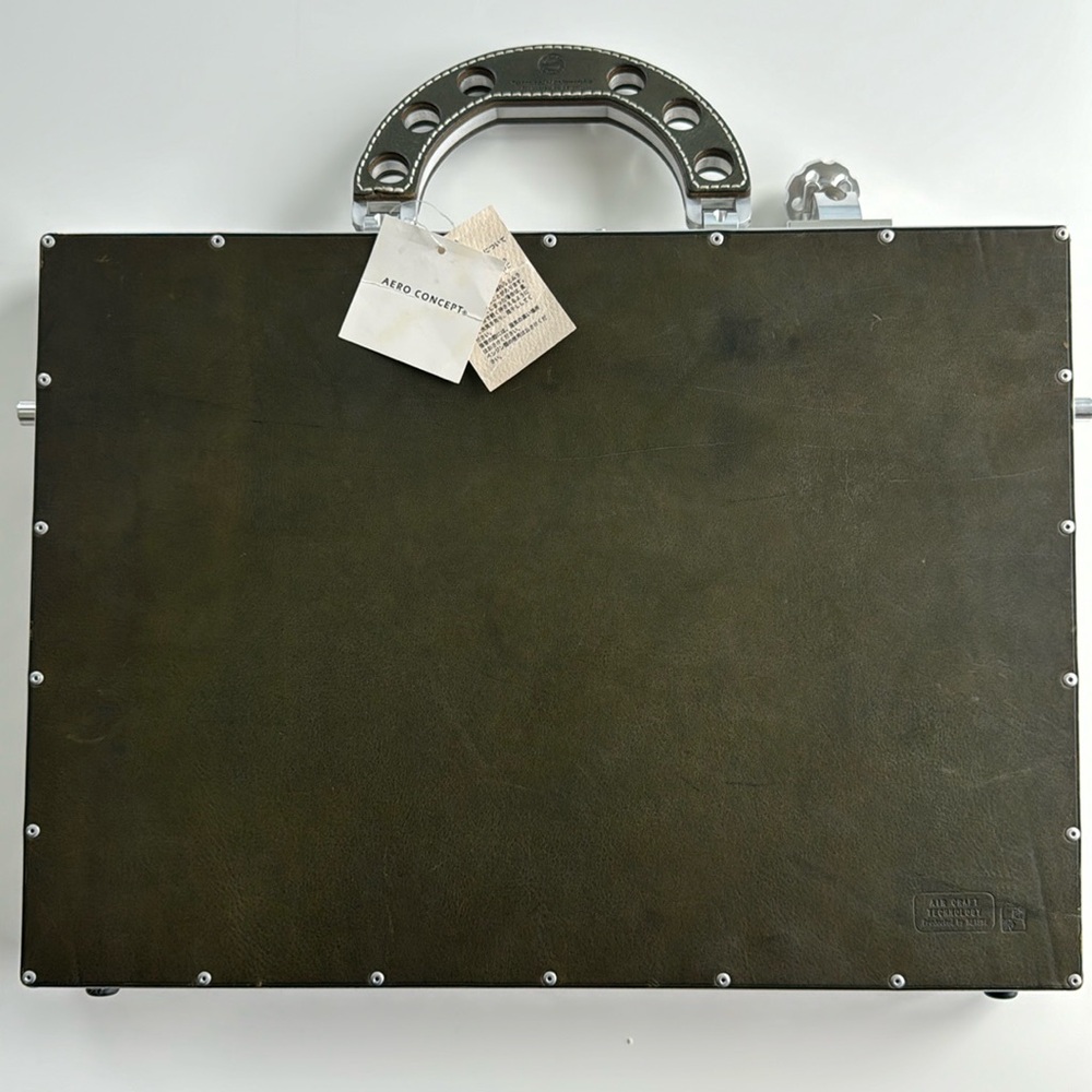 AERO CONCEPT Super Transporter Attaché Briefcase with Safety Lock